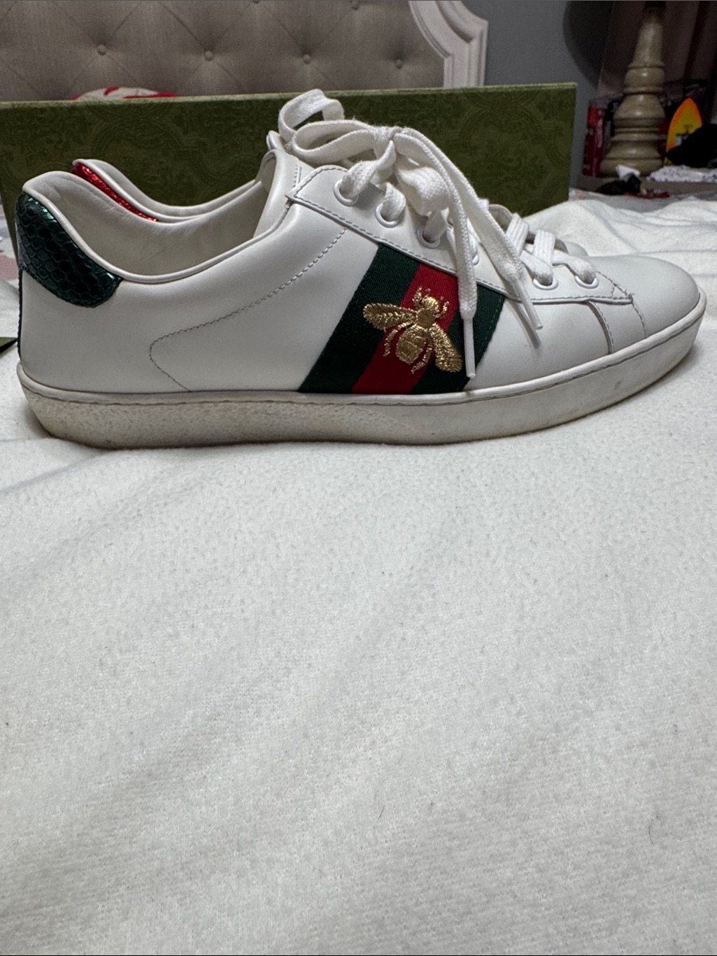Gucci White Receipt With Black Text Size 10